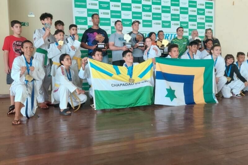 Imagem de compartilhamento para o artigo Equipe de Taekwondo de Chapadão do Sul brilha nos Jogos Escolares da Juventude   da MS Todo dia